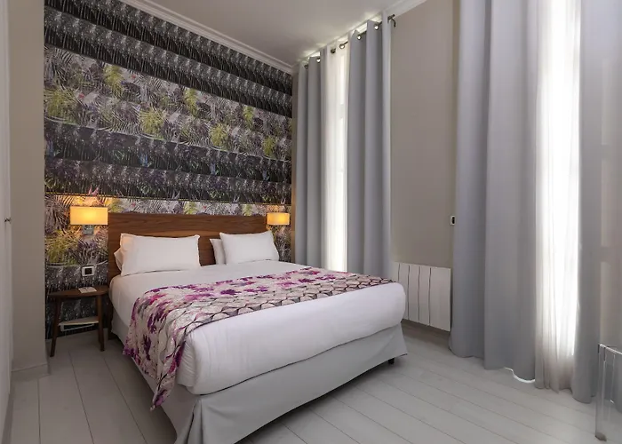Apart-hotel & Le Regent 4*